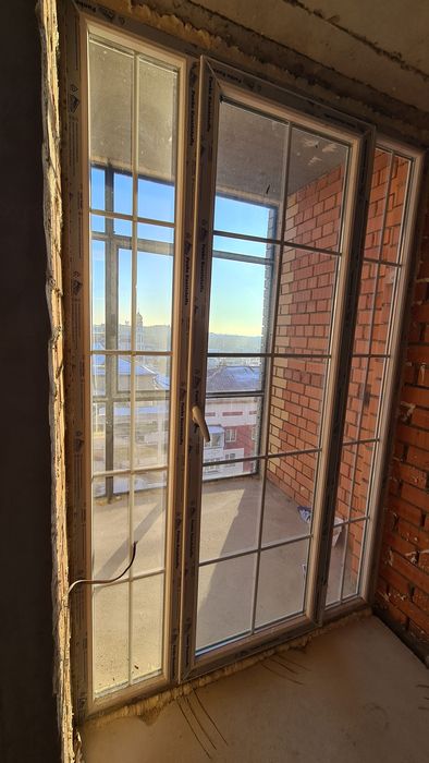 Продам  пластик раму размер ширина  155 см высота  245