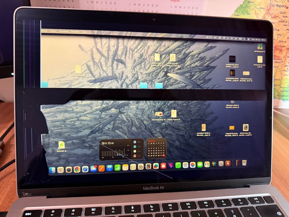 Vând MacBook Air 2020 M1