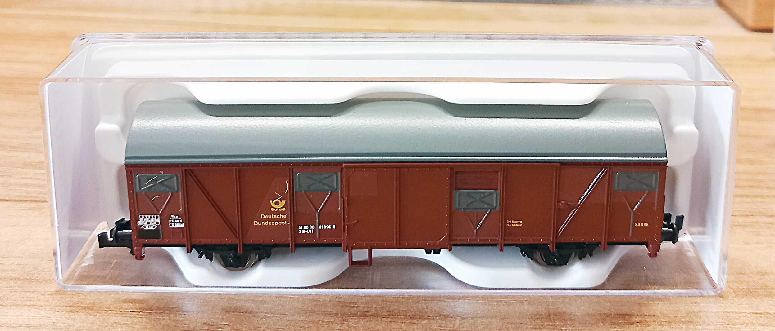 Вагони на Fleischmann 831513 - N - DB - Post - червен - чисто новиPiko