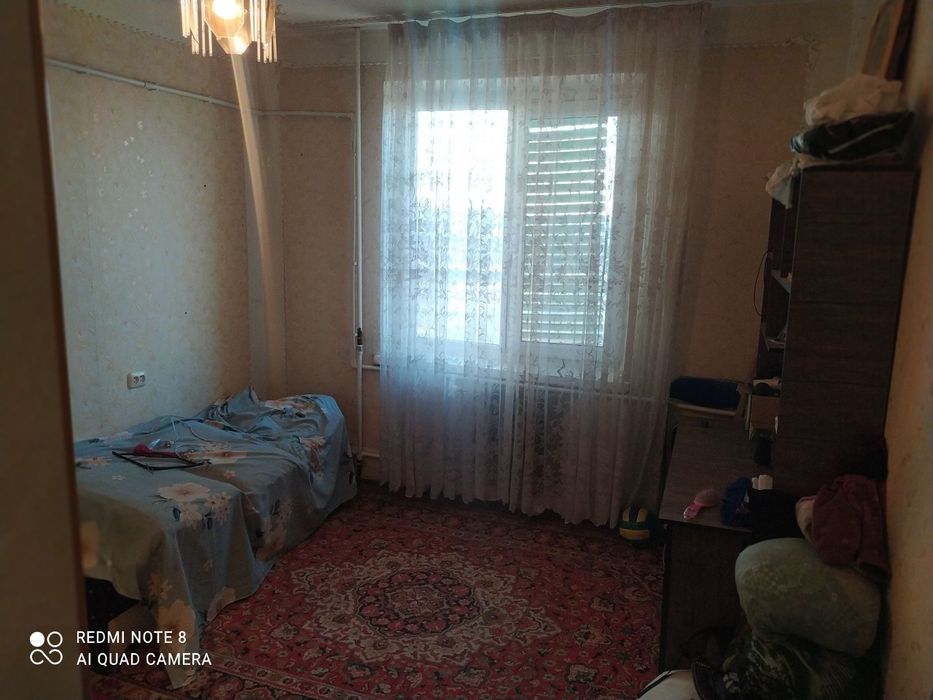 Квартира сотилади срочно за каналда садаф туйхона оркасида
