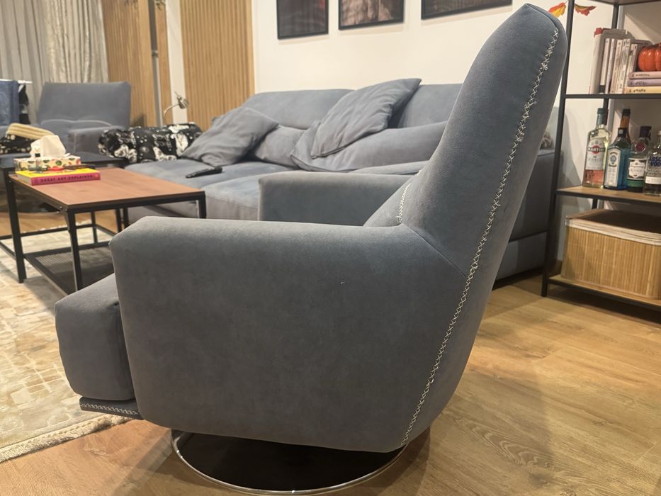 Fotoliu albastru foarte confortabil