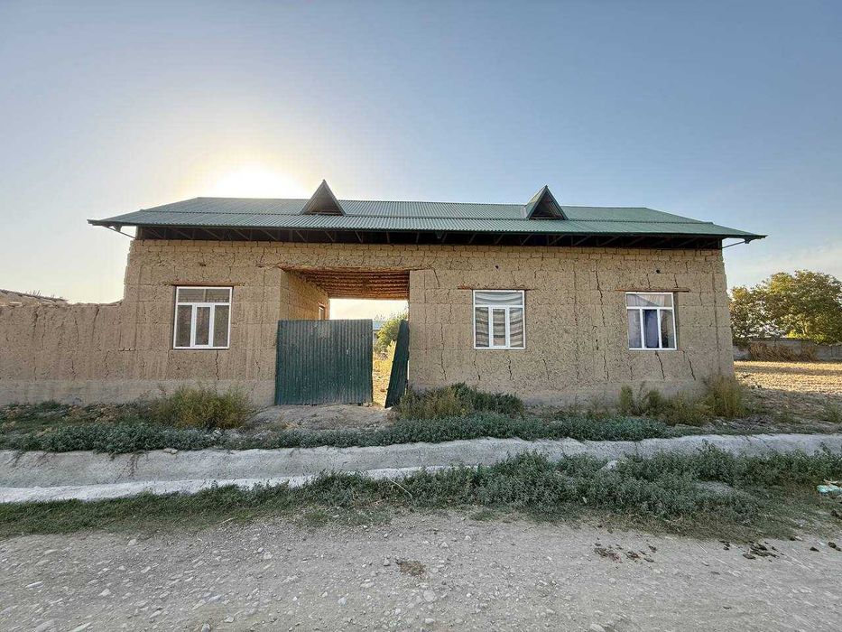 Продается (сотилади) 15 сотка ер, 6 хона уй, в Пастдаргоме.