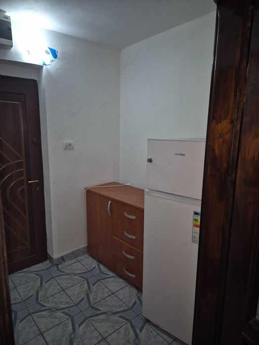 Inchiriez garsoniera