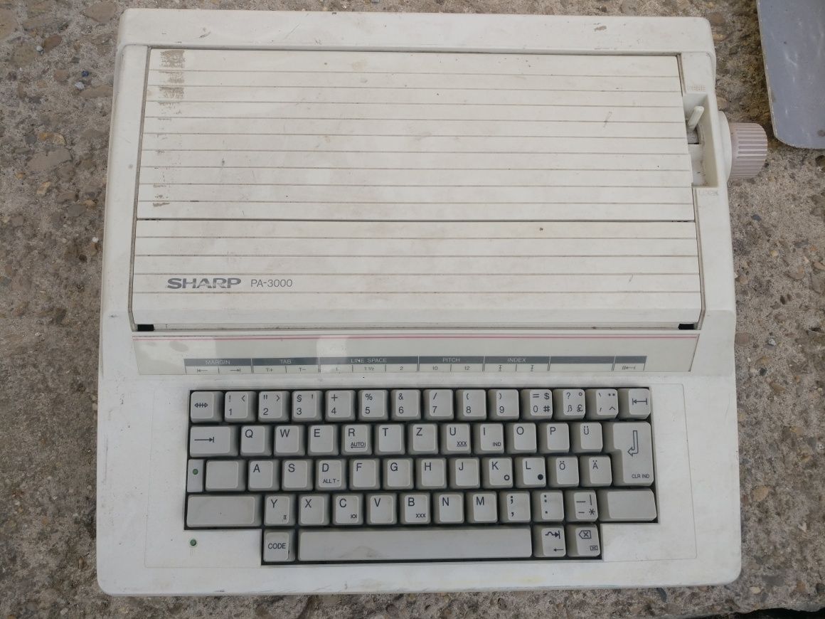 Sharp PA-3000 електрическа пишеща машина