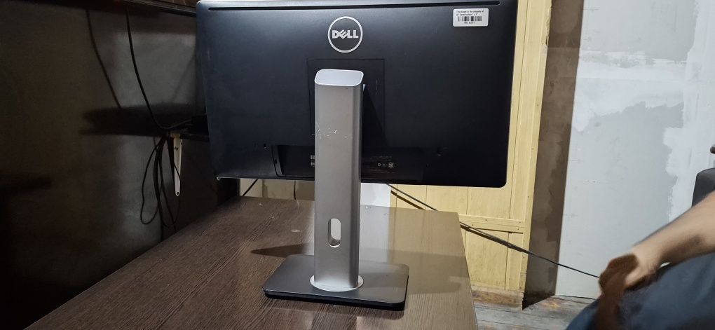 Dell манитор 22 ли 60hz 10 та бир хил бор