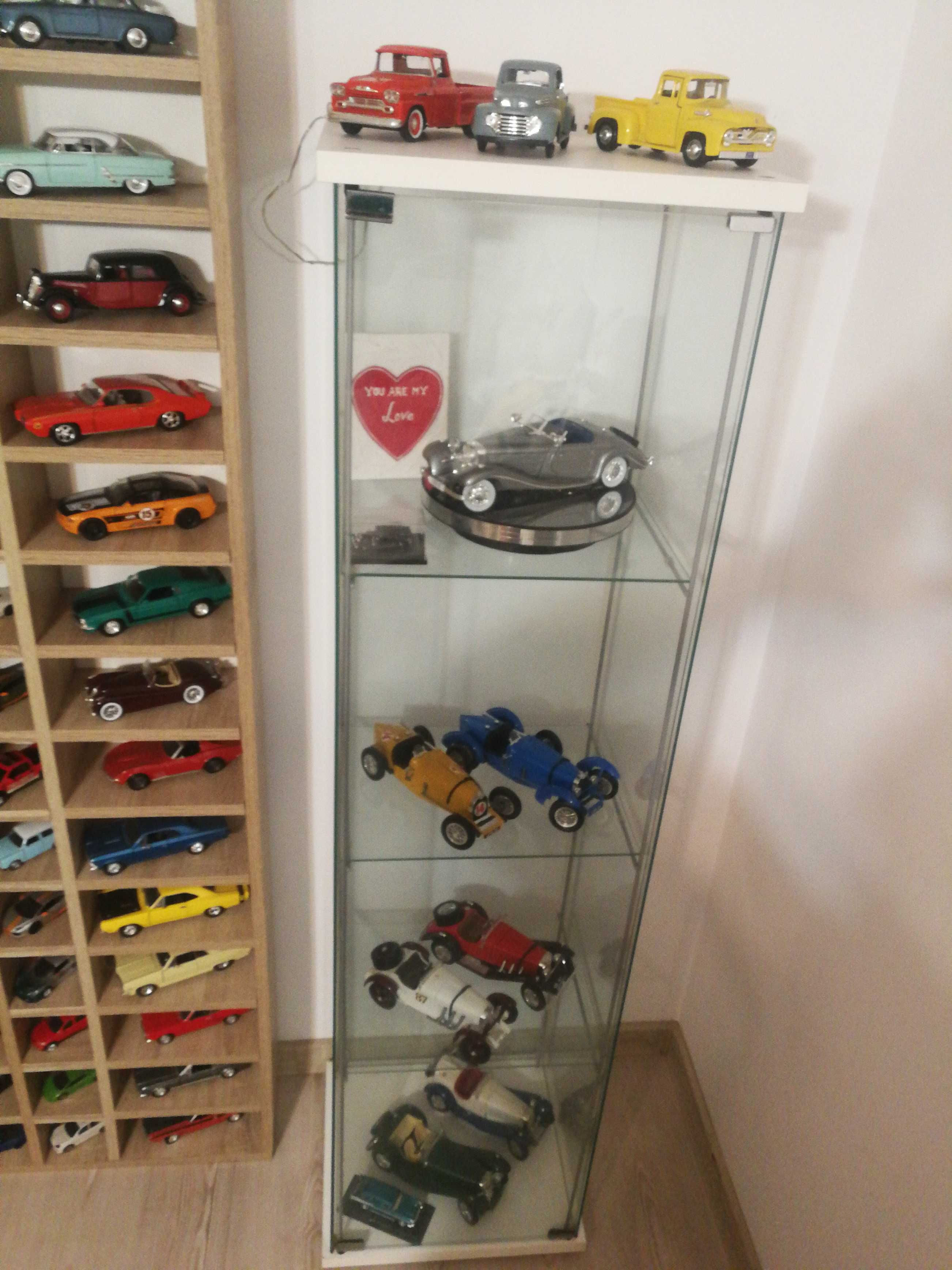 Machete auto de colecție