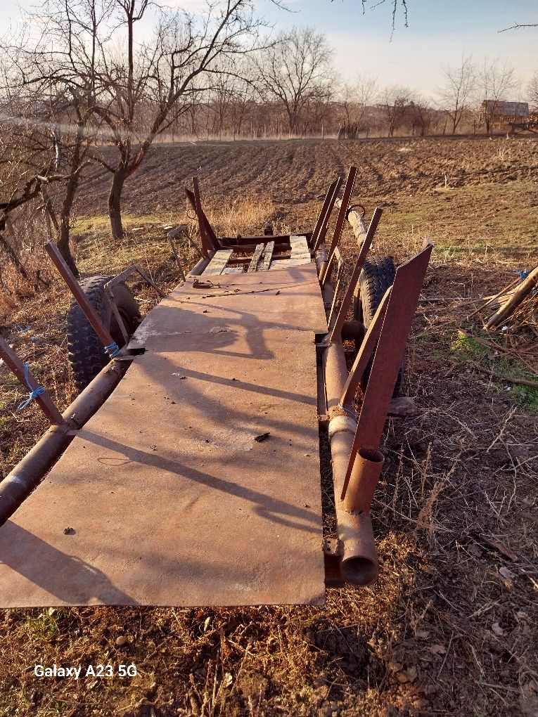 Vând Transportor sau remorca agricola...