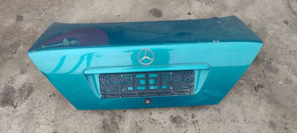 Крышка багажника Мерседес Мерс Mersedes benz цешка w202 c180 c200