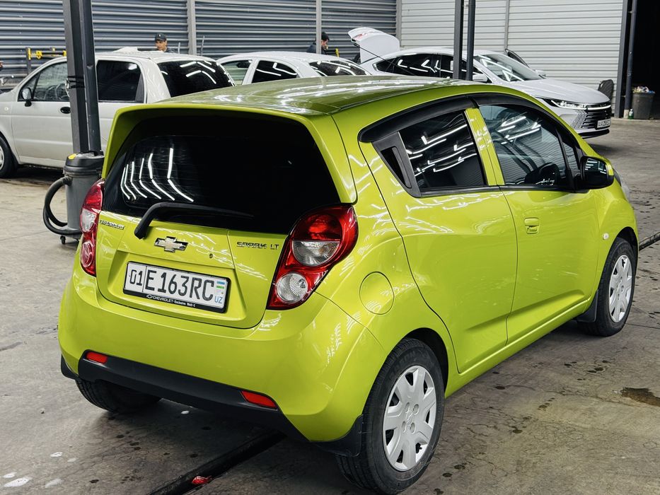 Spark 3-pazitsiya 2013yil Mexanika M/T  5700$ Kraska toza