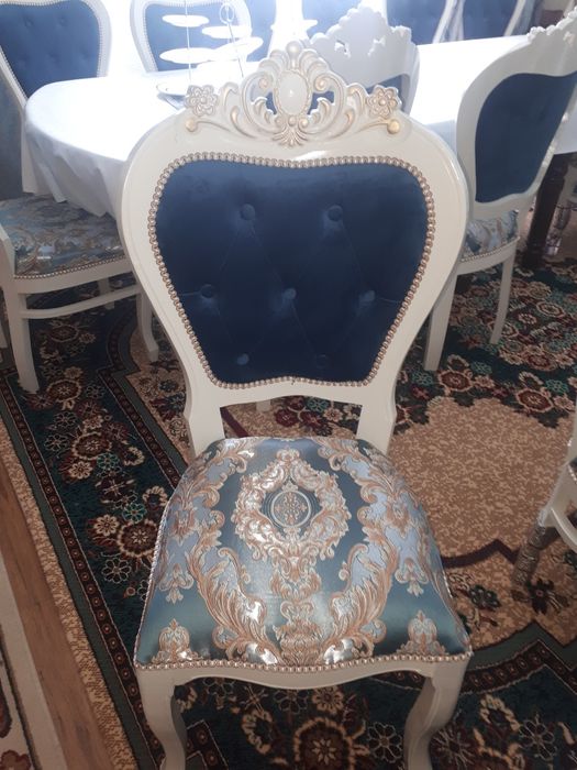 Продаются новые стулья в упаковке