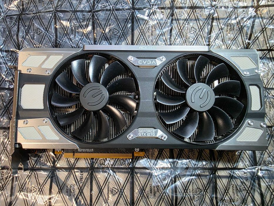 Placa video EVGA GeForce GTX 1070 FTW 8GB GDDR5 256-bit - citeste tot