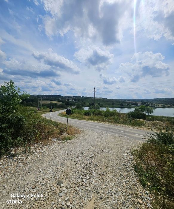 Teren intravilan cu panoramă  spre Lacul Paleu – 504 mp – Paleu