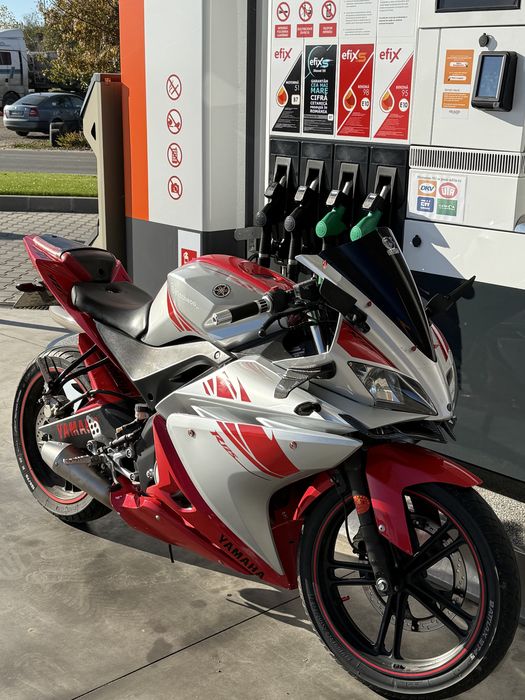 Yamaha YZF R125 2012