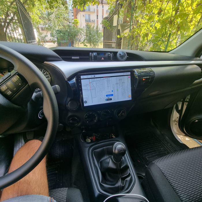 Navigatie android Toyota Hilux Waze YouTube Carplay