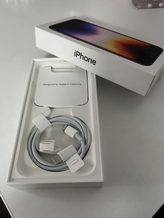 Vând iPhone SE 2022 nou, neutilizat