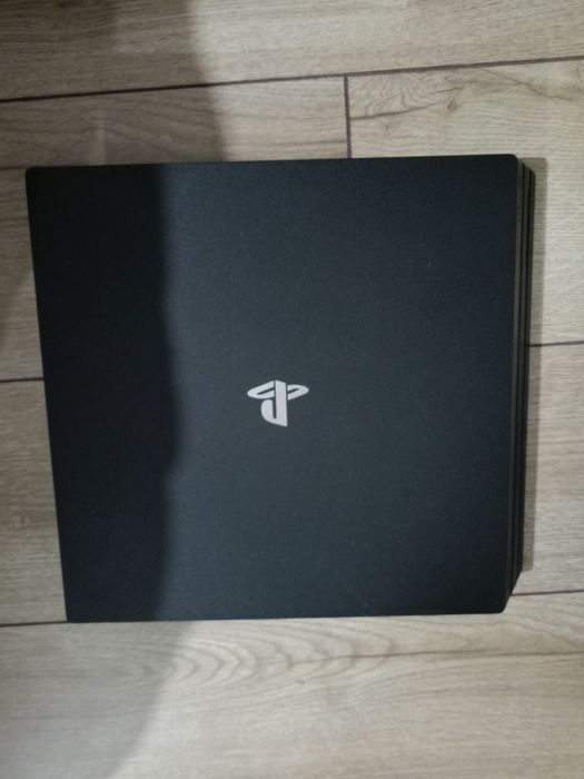 Продается PS 4 Pro 1 TB