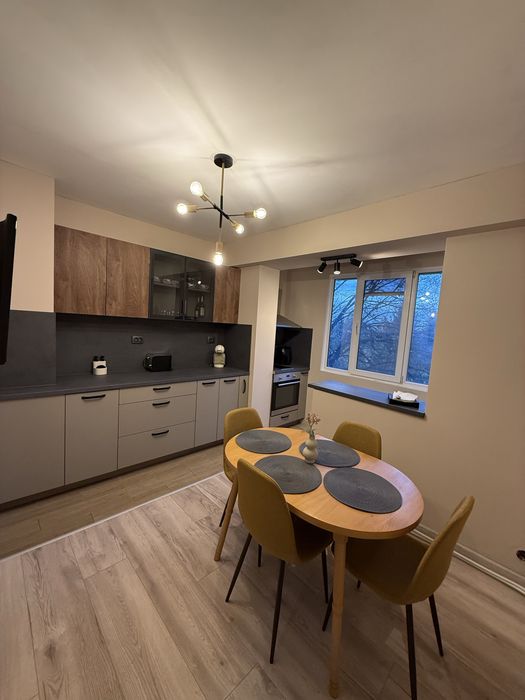 Дава се под наем Тристаен апартамент в Добрич, Дружба 2 - 103 кв.м за 357 € - Снимка #2