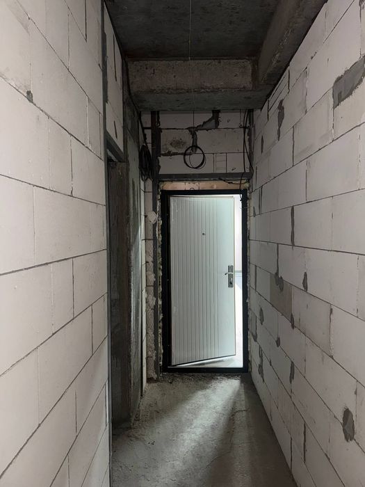 Продается 1 ком. квартира, коробка "Хонсарой" Юнусабад Орзулар.