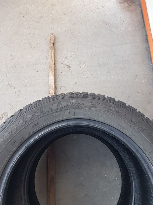 Всесезони гуми 2 броя GOODYEAR Vector4Seasons 195 60 R16 C дот 4418