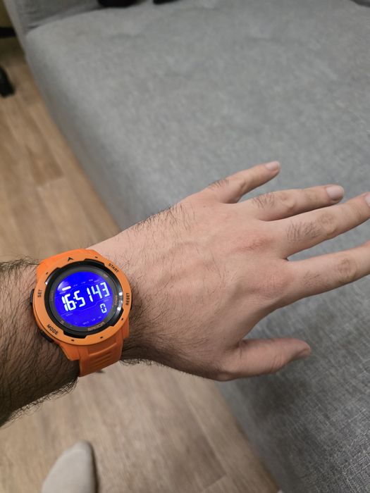 Продам абсолютно новые часы