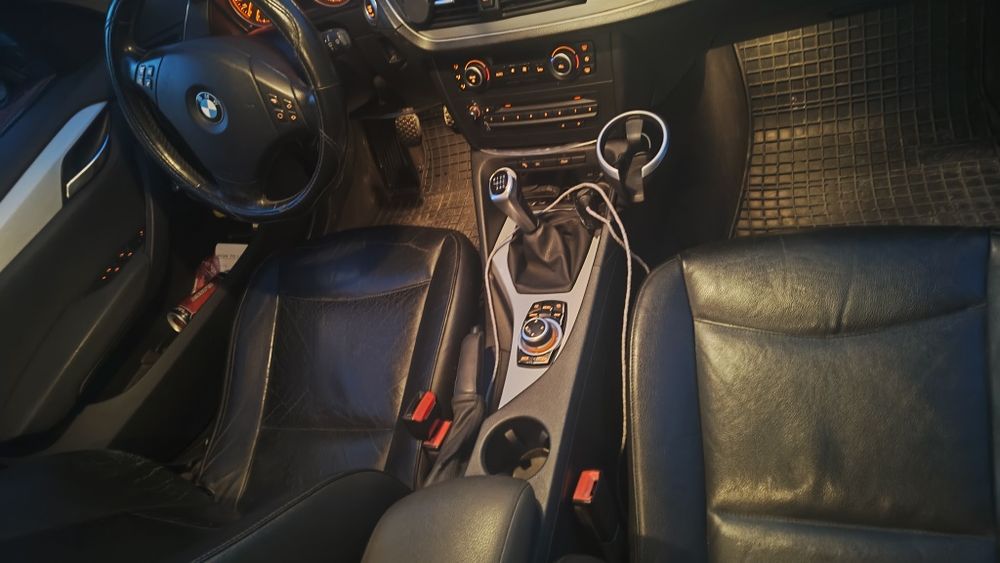 Vând BMW x1 an 2011 acte valabile fiscal tot ce trebuie