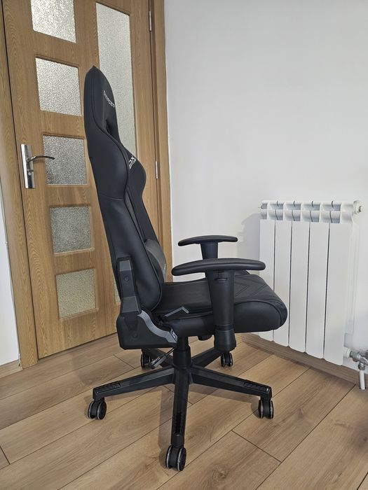 Геймърски стол DXRacer Prince