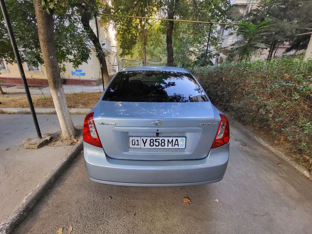 Lacetti MT sotiladi