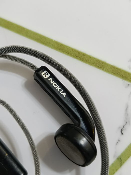 Наушники Nokia срочно продам