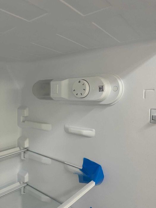 Combina frigorifica Heinner dozator