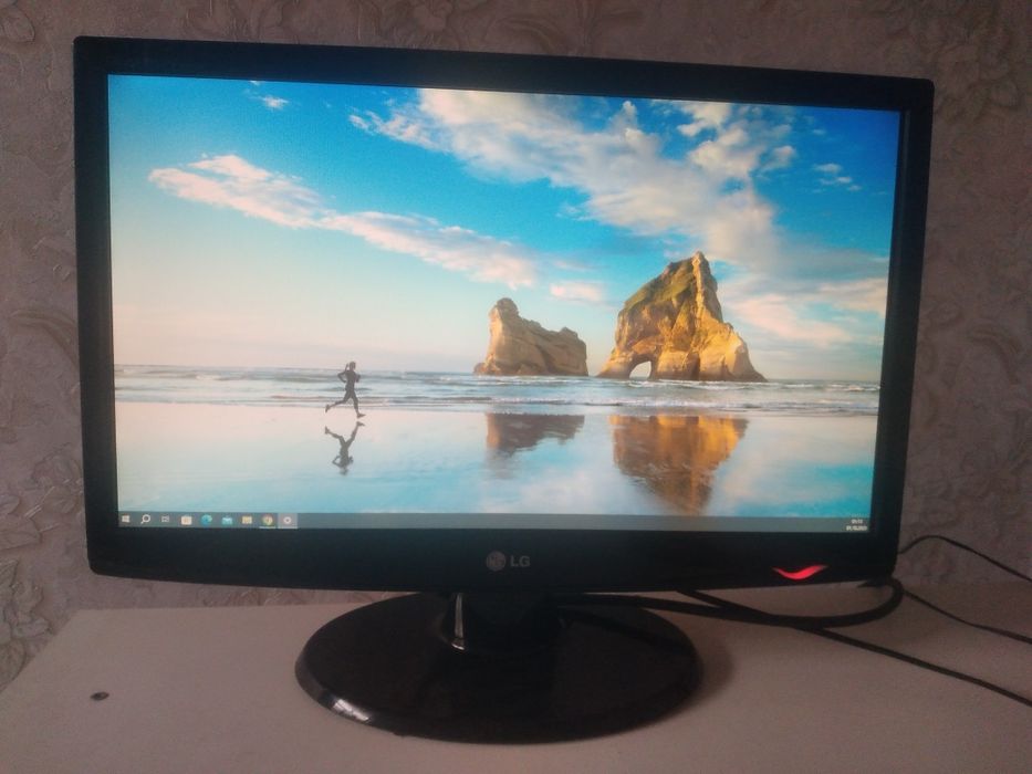 Монитор LG Flatron W2243S