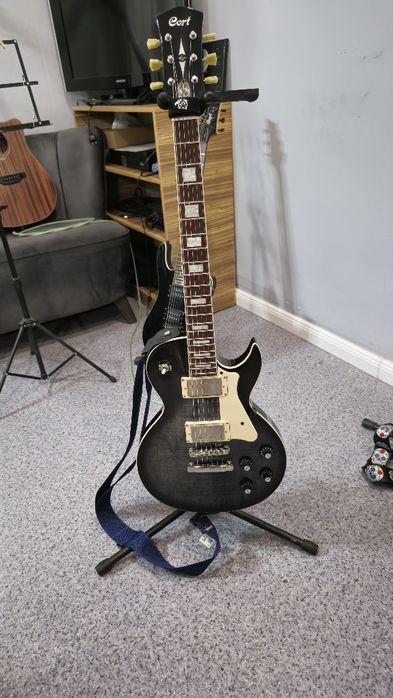 Продам Электро Гитару