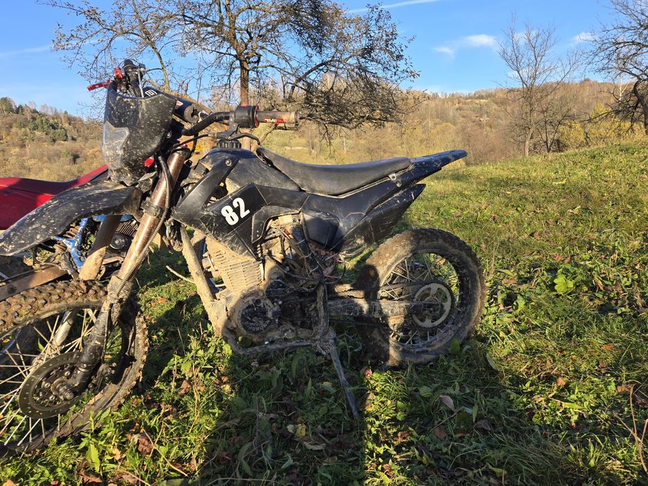 Schimb două motoare cu un atv de 250cc