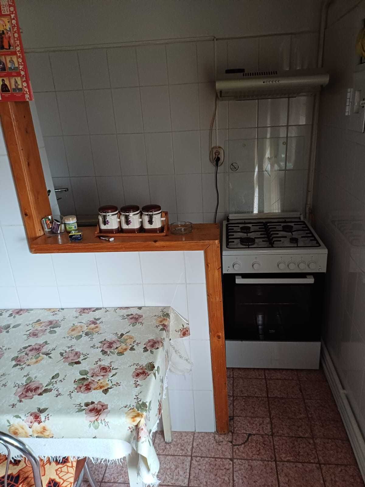 Apartament 3 camere de vanzare