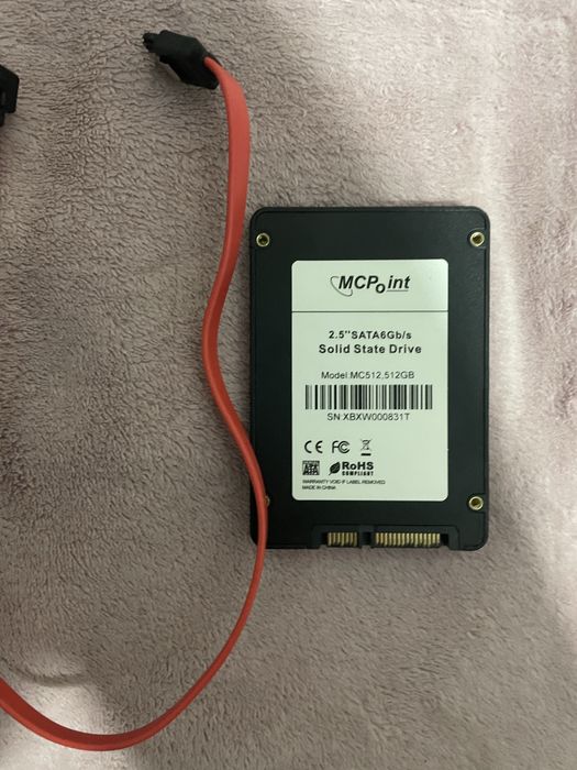 Продается ssd диск на 512гигов