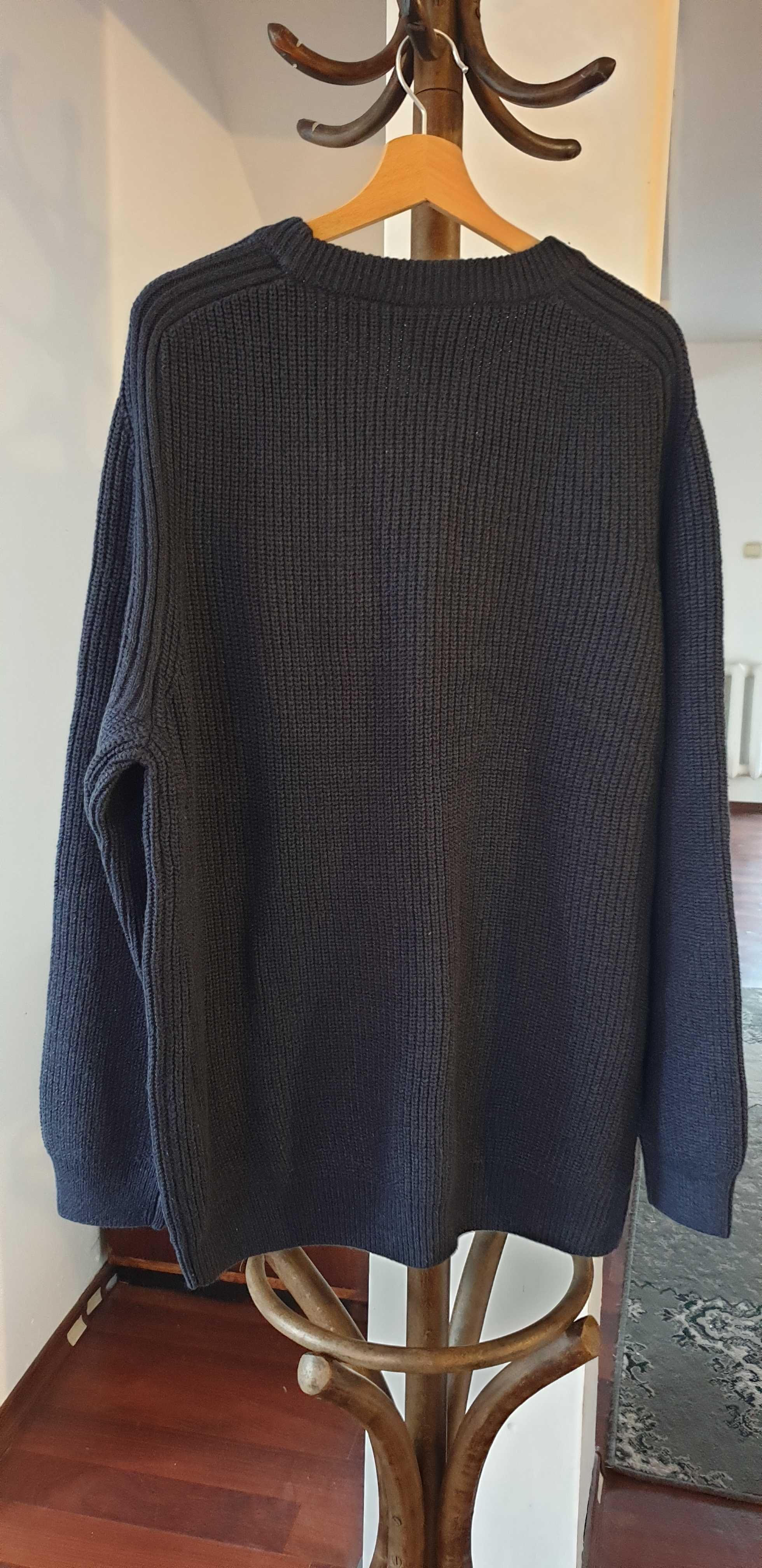 Мъжки тъмносин пуловер