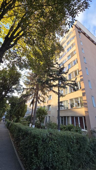 2 camere Victoriei, etaj 7/8, lângă școala 19, vedere spre munți.