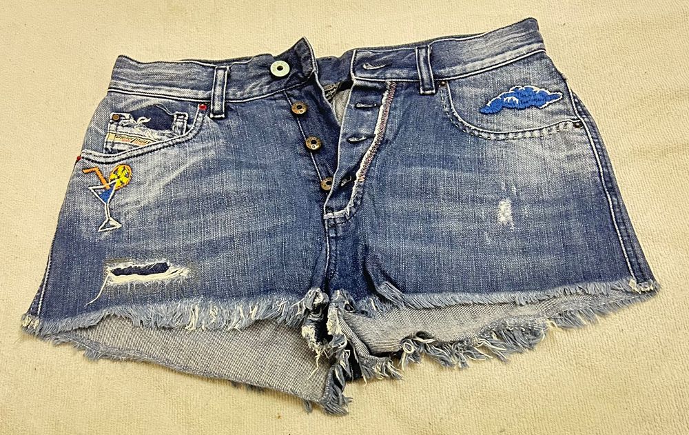 Pantaloni scurți blugi Diesel