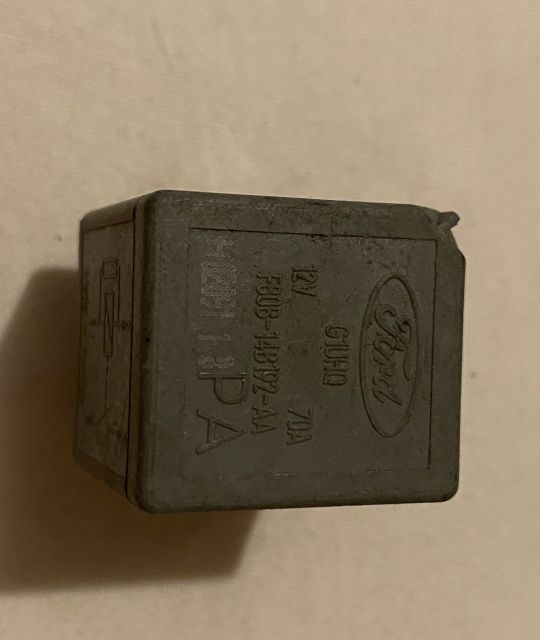 Releu F80B-14B192-AA Ford Focus prima generatie