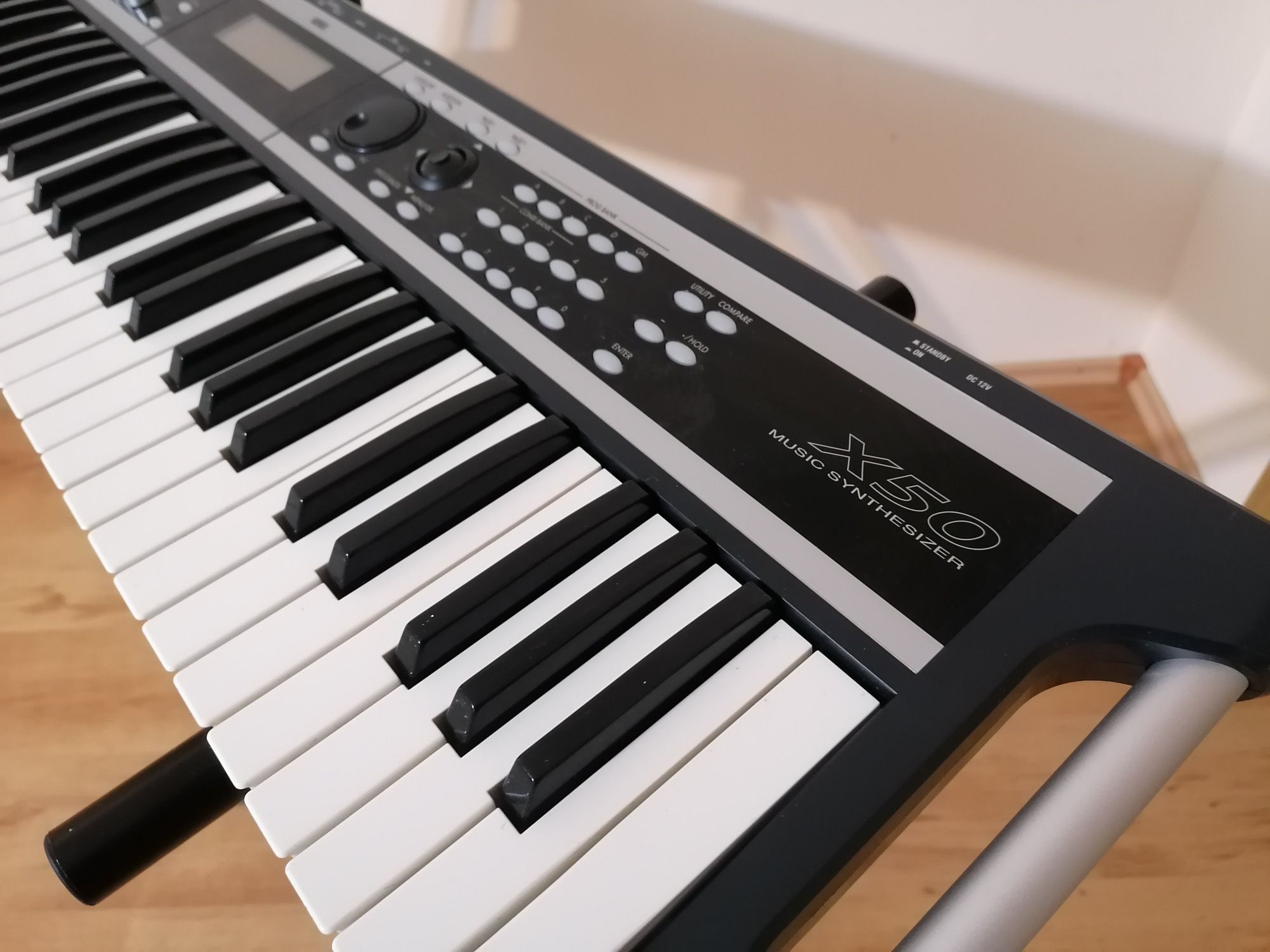 KORG X-50 Music Synthesizer orga pian keyboard