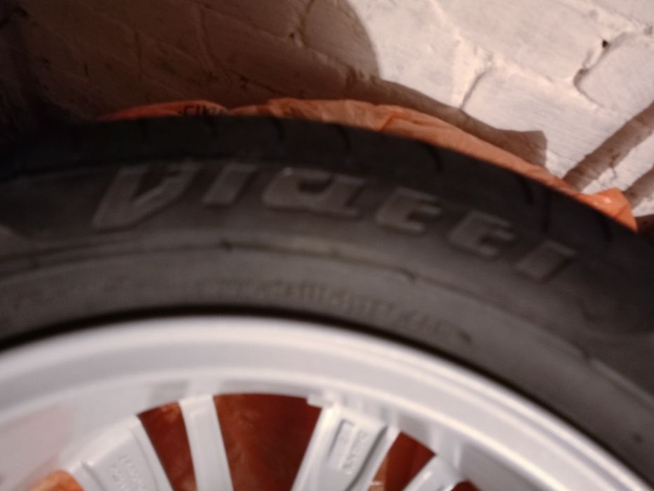 Продам комплект новой летней резины Viatti за 80.000т.