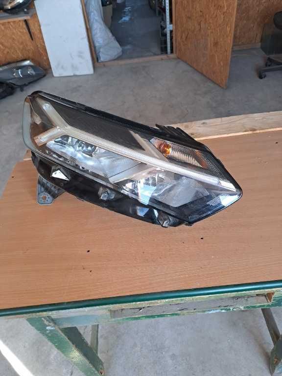 Far dreapta Dacia Logan 3 , Sandero 3 , Jogger cod 260101940R