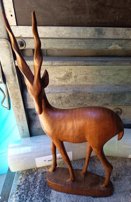Animăluțe sculptare in lemn