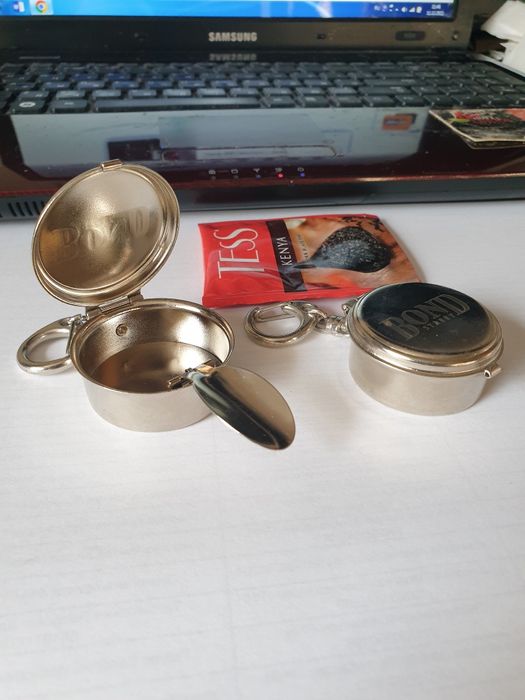 Продам карманную пепельницу.