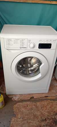 Срочно продается стиральная машина автомат "Indesit".
