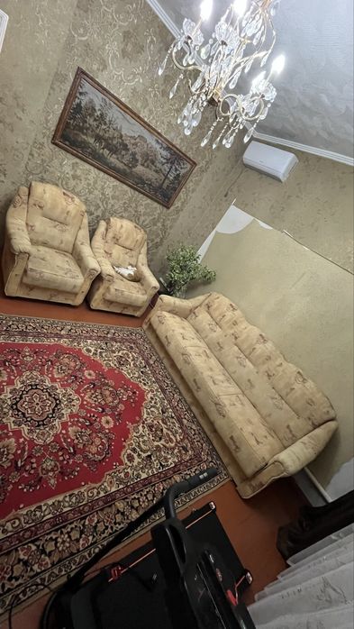 Продадим раскладнлй диван и 2 кресла