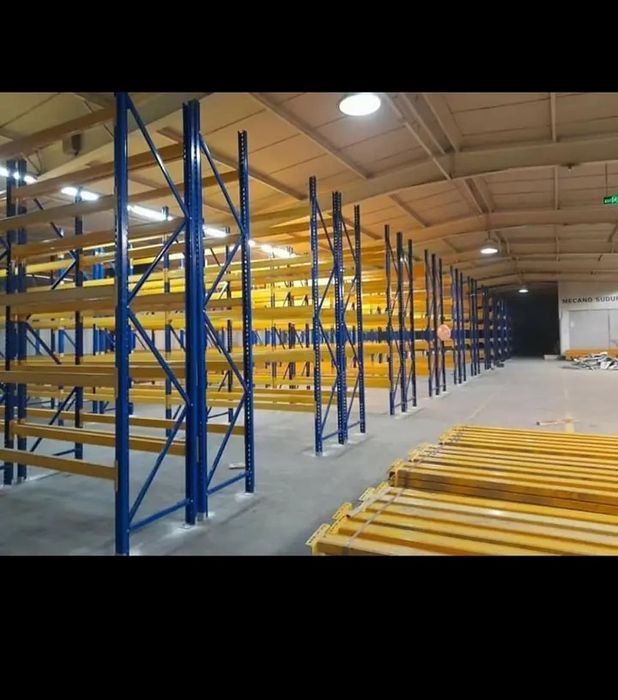 Rafturi metalice industriale