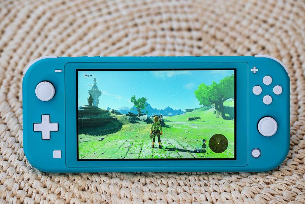 Nintendo Switch Lite (бирюзовый) - в идеальном состоянии + Чехол и SD