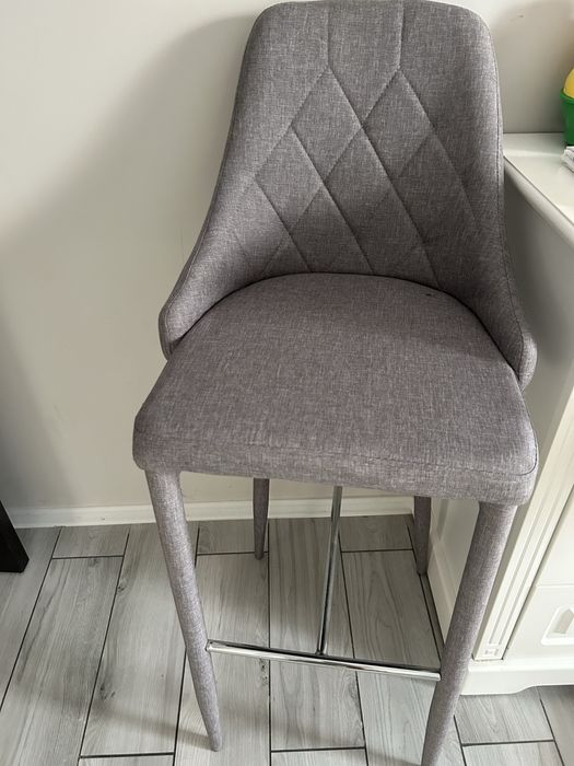 Scaun inalt perfect ptr bar sau salon