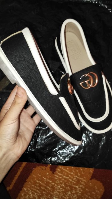 Tufli sotiladi ayol qizlar uchun