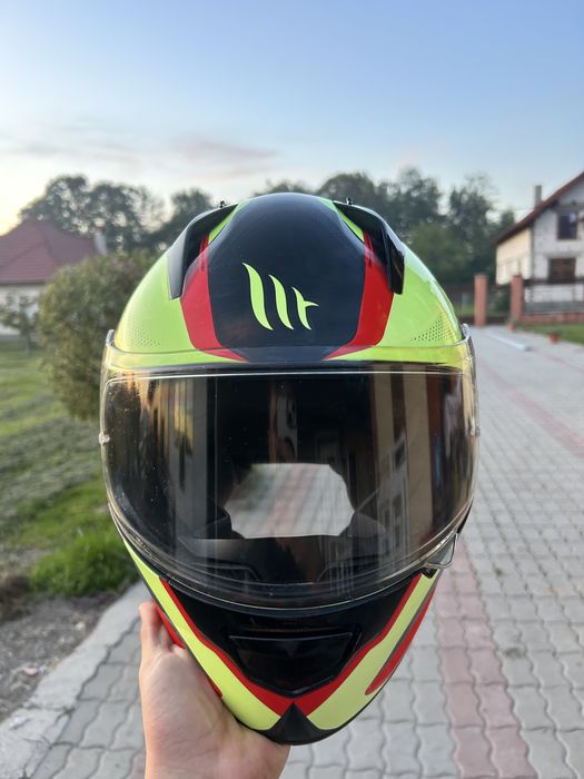 De vanzare casti moto
